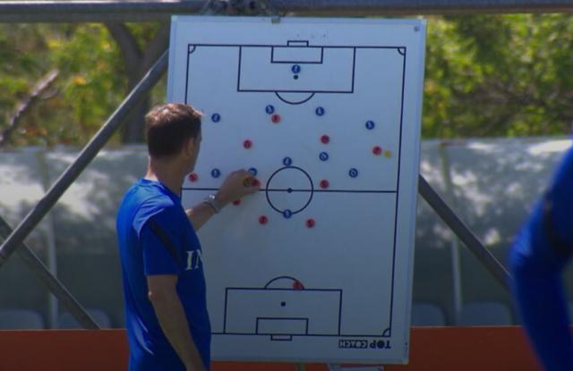 爱游戏官网-欧洲杯前瞻之战术：三中卫，求生图强捷径？